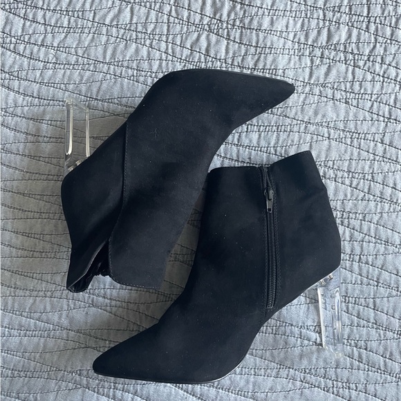 NWOT Marc New York Amelia Black Suede Block Ankle Booties Size 9.5 - Picture 4 of 6